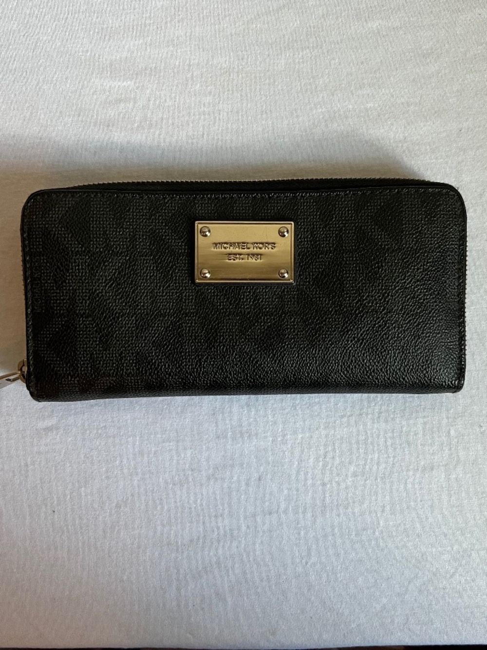 Michael Kors Black Signature Coated Canvas "Jet Set" Zip Around Wallet - Picture 5 of 7